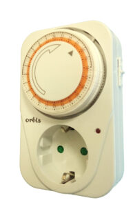 ISI D SK Interruttore Orario a Spina,giornaliero, spina Schuko, presa Schuko, 230V - ORB OB163033